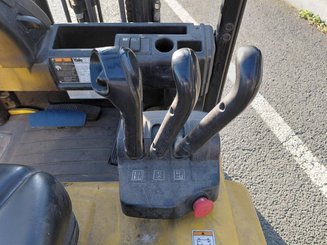 Carrello elevatore frontale a 3 ruote Yale ERP18VTL
