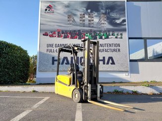 Carrello elevatore frontale a 3 ruote Yale ERP18VTL