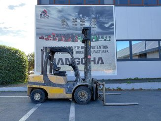Carrello elevatore frontale a 4 ruote Yale GDP35VX