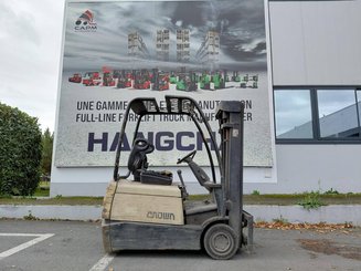 Carrello elevatore frontale a 3 ruote Crown SC30-16