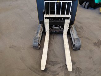 Carrelli retrattili Yale MR14 - 7