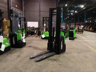 Stoccatori guida in accompagnamento Hangcha CDD20 XT1-SI