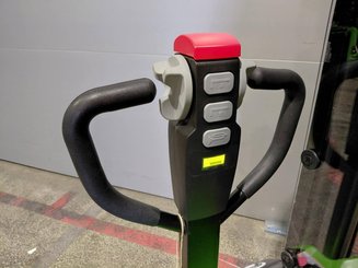 Stoccatori guida in accompagnamento Hangcha CDD15-A2MC2-ISZ