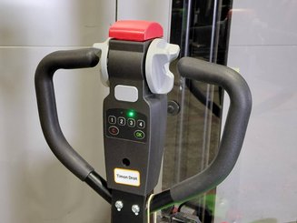 Stoccatori guida in accompagnamento Hangcha CDD15-A2MC2-ISZ