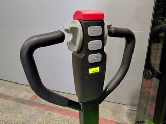 Stoccatori guida in accompagnamento Hangcha CDD15-A2MC2-ISZ