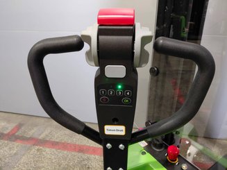 Stoccatori guida in accompagnamento Hangcha CDD15-A2MC2-ISZ