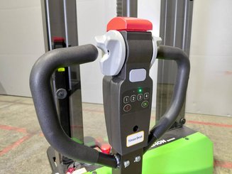 Stoccatori guida in accompagnamento Hangcha CDD15-A2MC2-ISZ