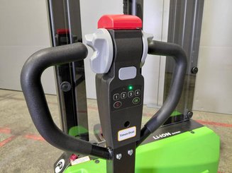 Stoccatori guida in accompagnamento Hangcha CDD15-A2MC2-ISZ