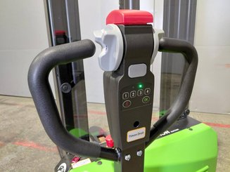 Stoccatori guida in accompagnamento Hangcha CDD15-A2MC2-ISZ